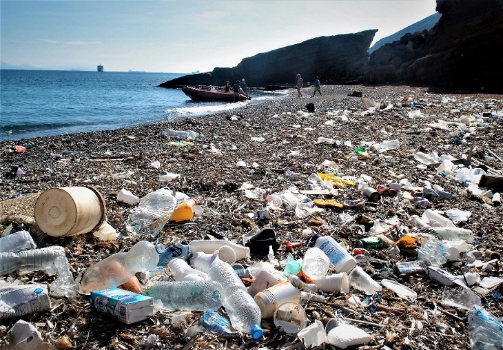 El Carbono Orgánico Liberado por los Plásticos en el Mar